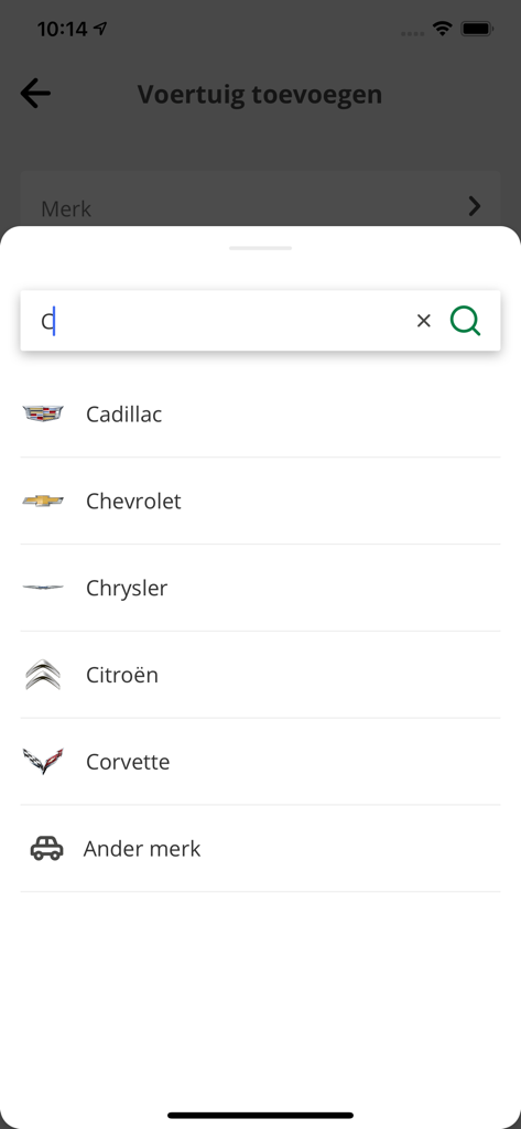 Auswahl einer Automarke aus einer Liste, einschließlich Cadillac und Chevrolet, im Registrierungsfluss der MAES-App