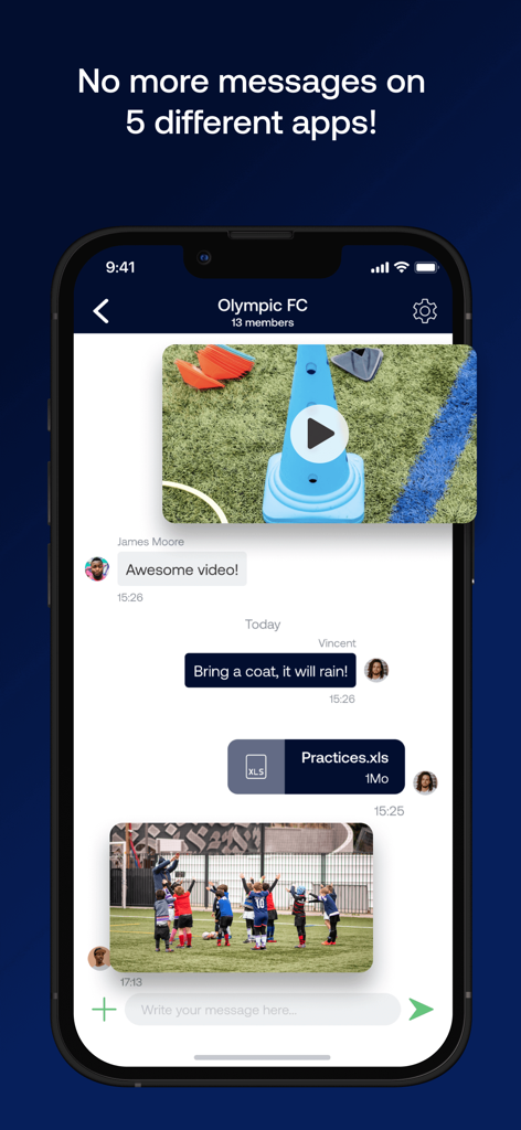 Interfaccia della chat di gruppo dell'app SportEasy che mostra messaggi di squadra, video sportivi condivisi e file di allenamento