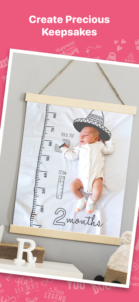 Baby Pics - AI Photo Editor - Una foto de bebé editada con ilustraciones de hitos y medidas en la aplicación Baby Pics.