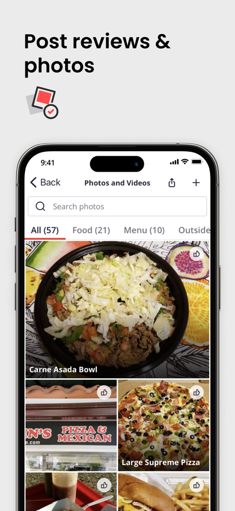 Uma tela móvel mostrando a interface do aplicativo Yelp com fotos de comida carregadas por usuários, incluindo uma tigela de carne asada e uma pizza suprema.