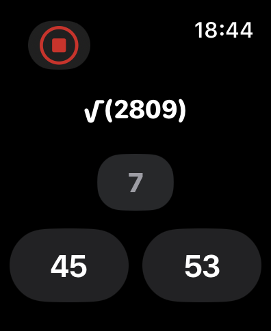 Interface do jogo MathMagician no watchOS mostrando um problema de raiz quadrada com três opções de múltipla escolha