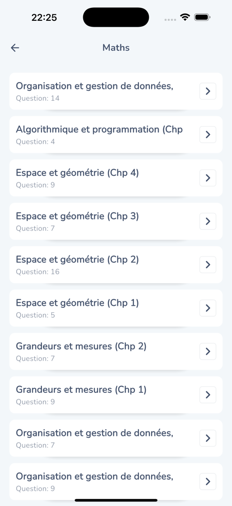 ReviseClasse : Brevet Bac Sup - Uma lista de capítulos de estudo de matemática, incluindo geometria e gestão de dados, com contagens de questões na aplicação ReviseClasse.