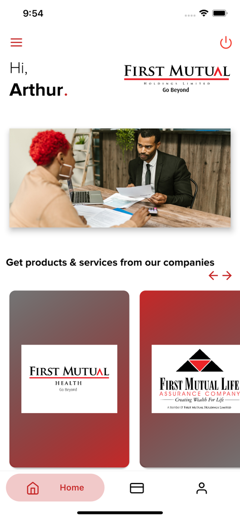 Pantalla de inicio de la aplicación First Mutual Holdings mostrando un saludo personalizado y opciones de servicio de seguros.