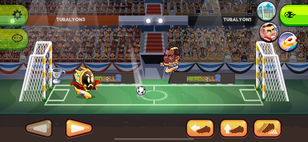 Jogabilidade de partida de futebol online no Head Ball 2 apresentando dois personagens em um campo de estádio
