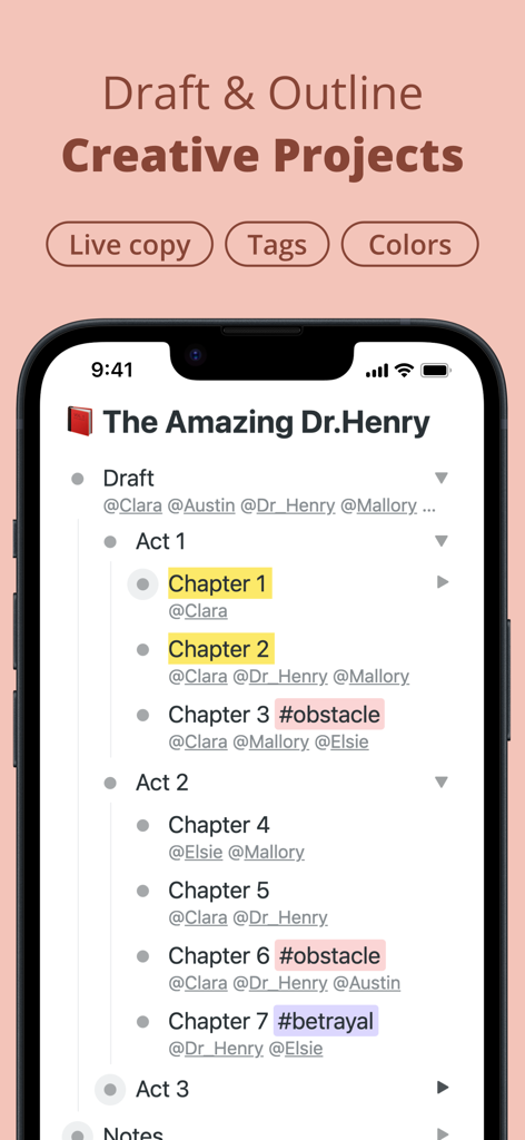 タグとカラーハイライトでクリエイティブライティングプロジェクトの階層的なアウトラインを示すWorkFlowyアプリのインターフェース