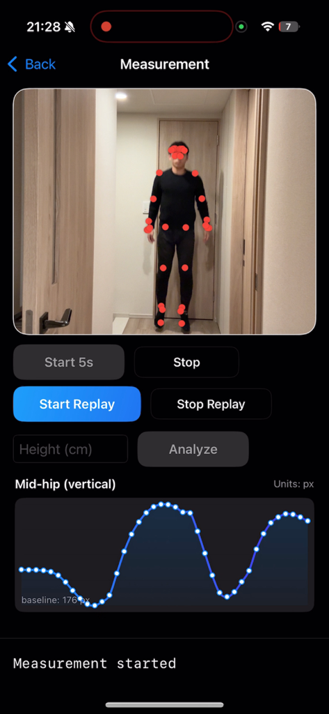 VerticalJumpTest app measurement screen with human pose tracking and jump trajectory graph.
