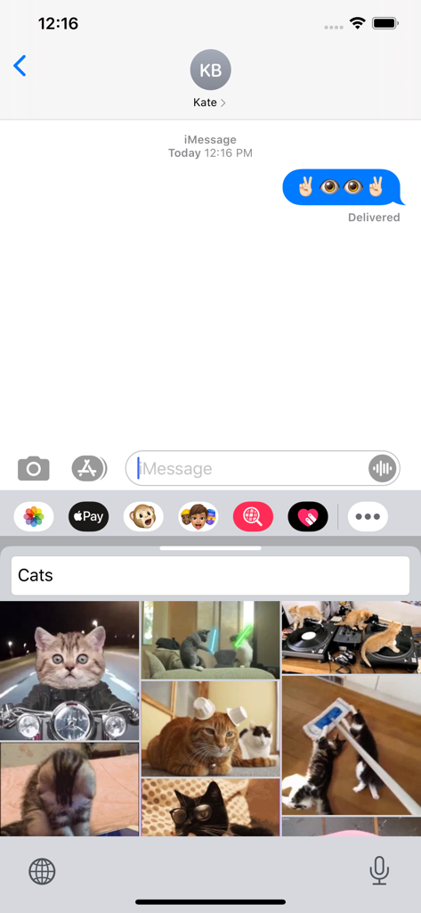 Emoji keyboard: fonts & symbol - Clavier emoji personnalisé montrant les résultats de recherche de GIF de chat dans iMessage.
