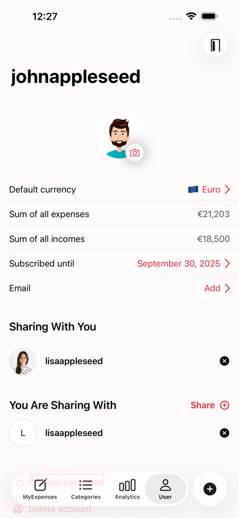 Pantalla de perfil de usuario de la app MyExpenses mostrando resúmenes financieros y opciones para compartir cuenta.
