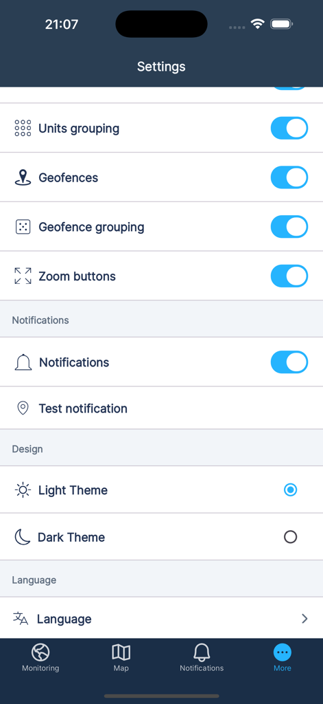 M2M Local - Interface des paramètres utilisateur de l'application de suivi GPS M2M Local montrant les interrupteurs de géofence et les préférences de thème