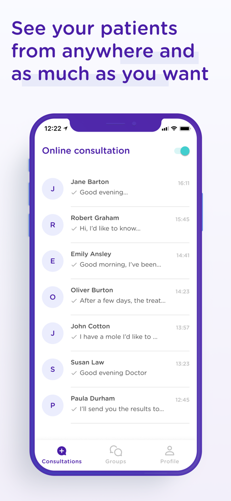 Interfaz de la aplicación mediQuo PRO para médicos que muestra una lista de chats de consulta en línea con pacientes.