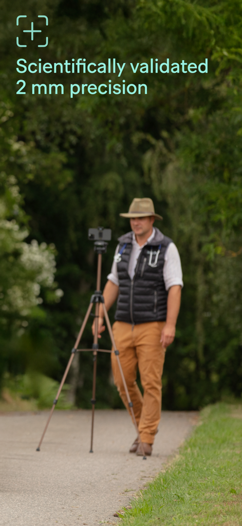 Sleip - Equine professional using the Sleip app on a tripod for scientifically validated 2mm precision gait analysis