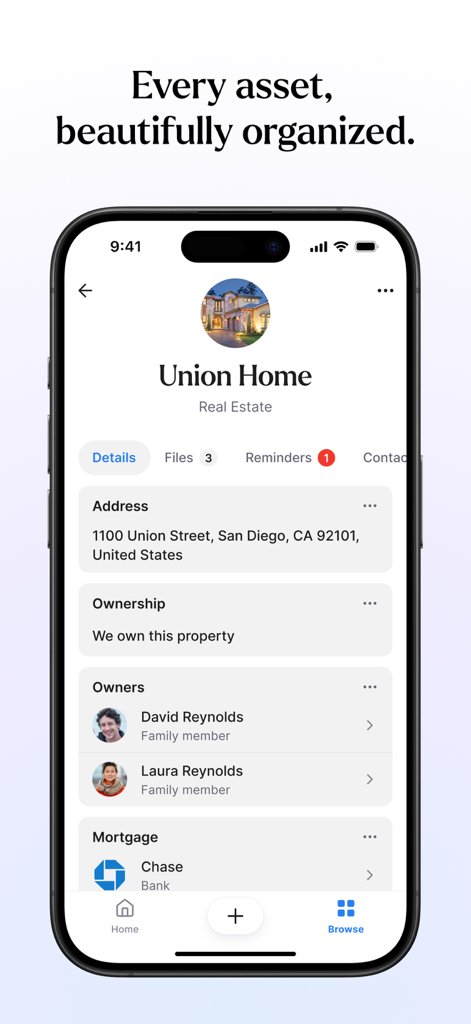 Interfaz de la aplicación Trustworthy que muestra detalles organizados de los activos inmobiliarios familiares, incluida la dirección de la propiedad y la información de propiedad.