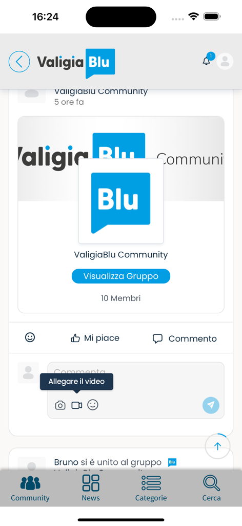 Valigia Blu Community - Valigia Blu Community app screen showing group feed and engagement options like comments and likes