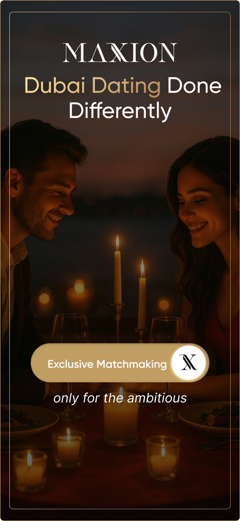 Una pareja disfrutando de una lujosa cena a la luz de las velas en la aplicación de citas Maxion Dubái.