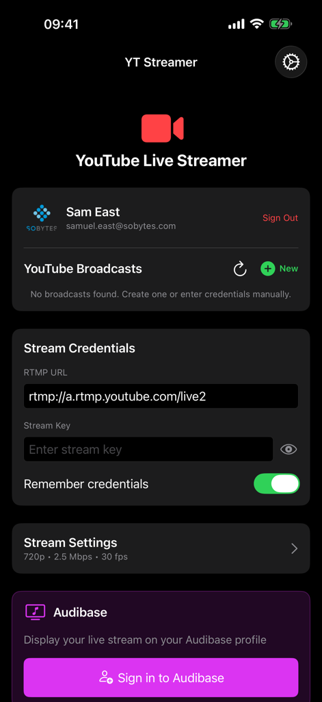 YT Streamer - La interfaz de la aplicación móvil YT Streamer que muestra la configuración de transmisión en vivo de YouTube y las credenciales