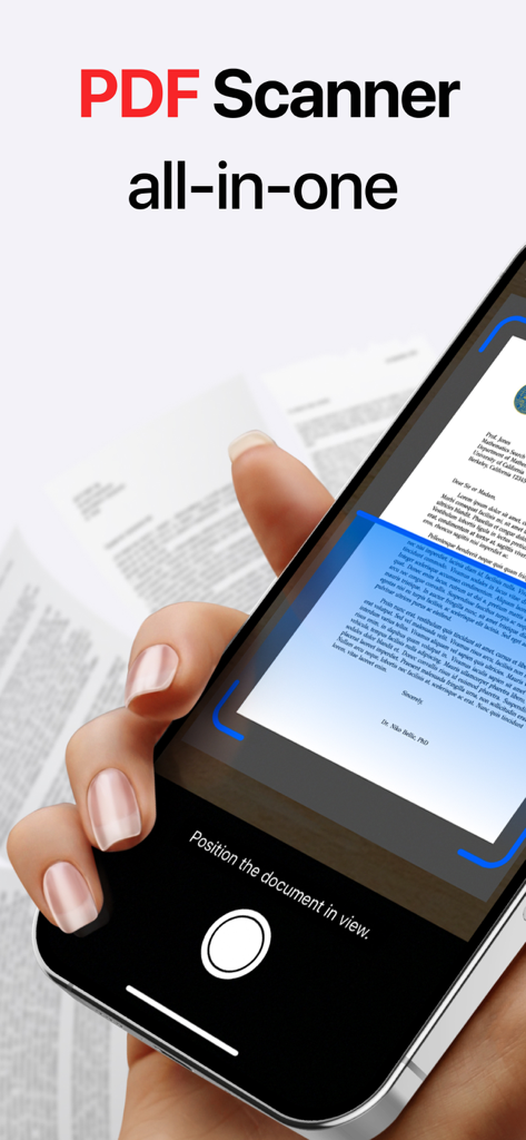 Document scanner: Scan to PDF - PDFスキャナーのオールインワンアプリで、ドキュメントをスキャンしているiPhoneを持っている手
