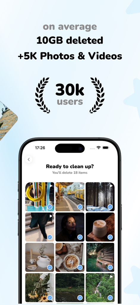 Favvy app screen showing storage cleanup statistics and a photo gallery interface for deleting unwanted items