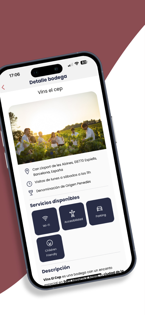 Pantalla de smartphone que muestra los detalles de la bodega y los servicios disponibles en la aplicación de enoturismo ENOLOVERS