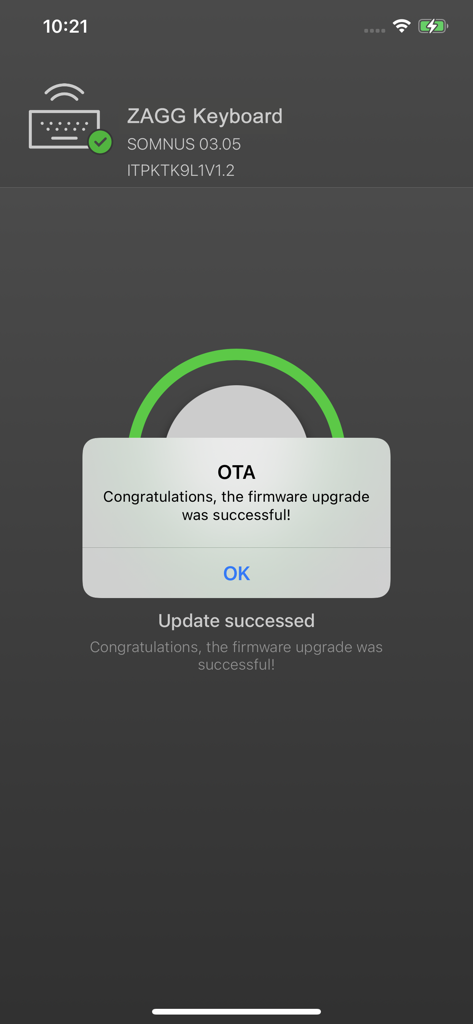 Teclado ZAGG muestra una notificación de actualización de firmware exitosa.
