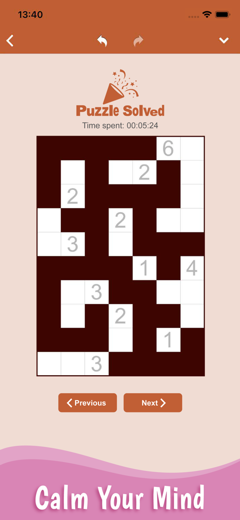 Nurikabe: Islands & Walls - Una cuadrícula de rompecabezas lógico Nurikabe completada con una notificación de rompecabezas resuelto y un rastreador de tiempo de resolución.