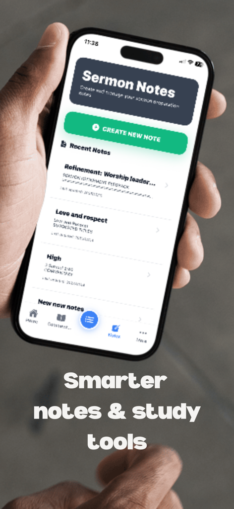 Sermon Assist - Una mano sosteniendo un teléfono inteligente que muestra la sección de notas del sermón con un botón para crear una nueva nota