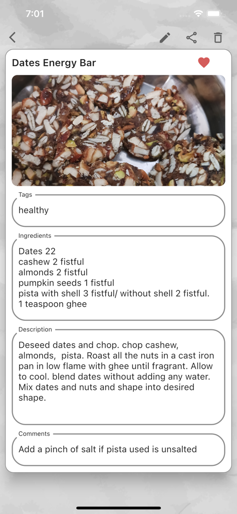 Eine detaillierte Ansicht eines gesunden Dattel-Energie-Riegel-Rezepts innerhalb der Mein Kochbuch App, einschließlich Zutaten und Zubereitungsschritten