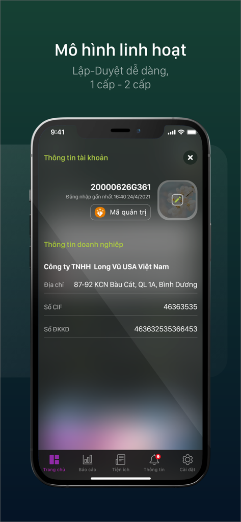 VCB DigiBiz - Tela do aplicativo VCB DigiBiz exibindo informações da conta empresarial e modelos flexíveis de aprovação de transações em modo escuro
