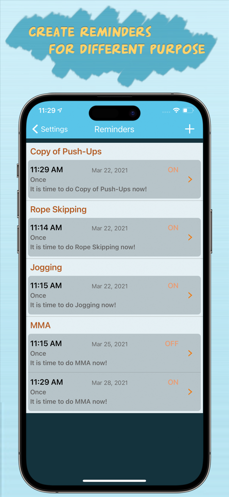 Best Interval Timer Pro - Pantalla de la aplicación Mejor Temporizador de Intervalos Pro que muestra una lista de recordatorios de entrenamiento personalizados para flexiones, saltar la cuerda, trotar y MMA.