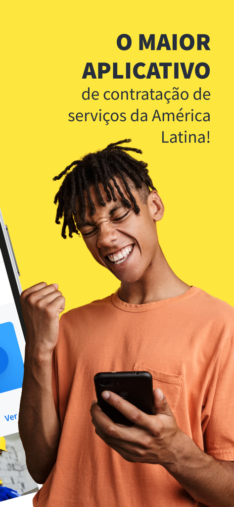 GetNinjas para Clientes - 스마트폰을 들고 GetNinjas 서비스 마켓플레이스 앱을 사용하여 기뻐하는 젊은 남성