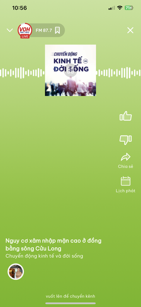 VOH Radio Online - VOH Radio Online app player screen featuring Vietnamese news and live radio stream.