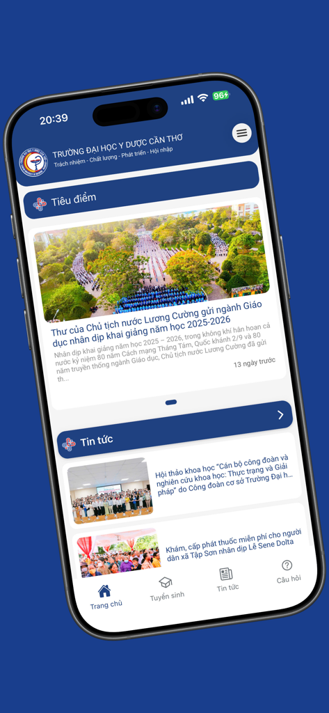 Home screen of the CTUMP mobile app featuring university news and campus highlights in Vietnamese.