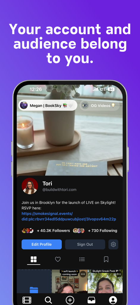Skylight Social - Benutzeroberfläche der Skylight Social App, die ein Kreativprofil und den Text zum Besitz von Inhalten anzeigt.