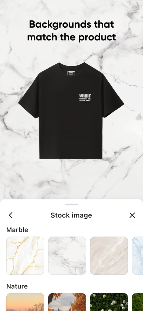 wikit -Easy Product Photo Edit - wikit アプリのインターフェース。大理石の背景に黒いTシャツが表示され、さまざまなストック画像背景オプションが表示されている。