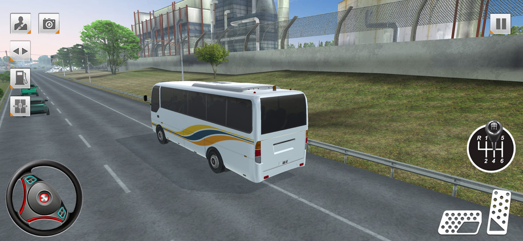 Bus Simulator Driving Game 3D - 画面上にステアリングとギアコントロールが表示された3Dシミュレーションゲームで、高速道路を走行する白いコーチバスのゲームプレイ画面。