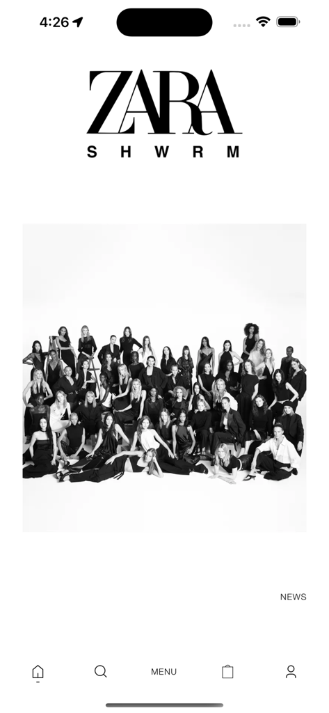 Zara SHWRM - Tela inicial do aplicativo Zara SHWRM com uma imagem editorial em preto e branco de modelos de moda