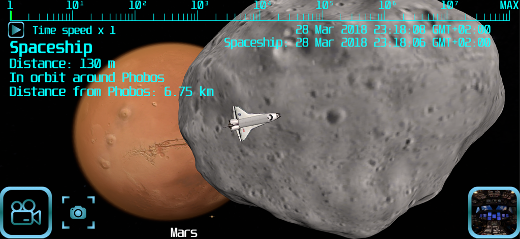 Une navette spatiale en orbite autour de Phobos avec Mars en arrière-plan dans le simulateur Advanced Space Flight Lite