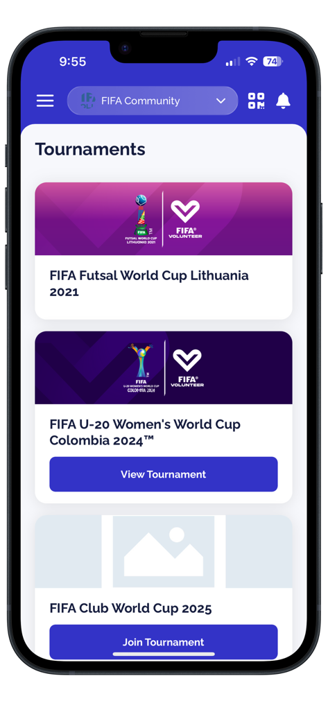 FIFA Volunteer Community - Una pantalla de aplicación móvil que muestra una lista de torneos de la FIFA disponibles para voluntariado, incluyendo la Copa Mundial de Futsal y la Copa Mundial Femenina Sub-20.