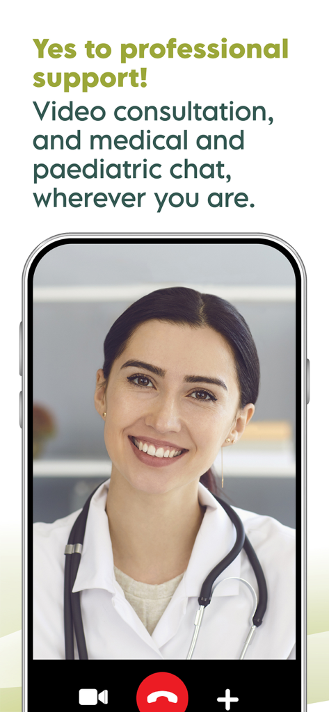 Smartphone mostrando una videoconsulta con una doctora en la app Activa DKV.