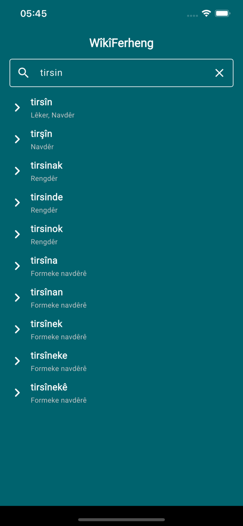 Suchergebnisseite der kurdischen Wörterbuch-App Wikiferheng, die Definitionen für das Wort 'tirsin' anzeigt