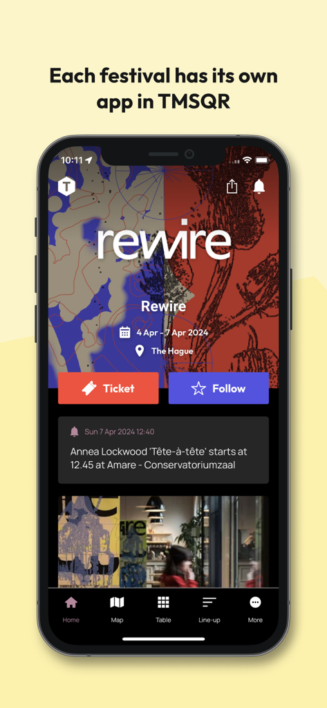 Pantalla de smartphone que muestra la guía del festival Rewire dentro de la aplicación TMSQR