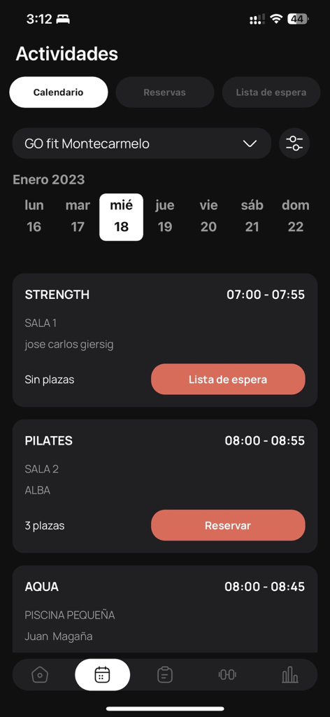 My GO fit - Uma tela de aplicativo móvel mostrando um calendário de aulas de fitness com sessões de Pilates e Força
