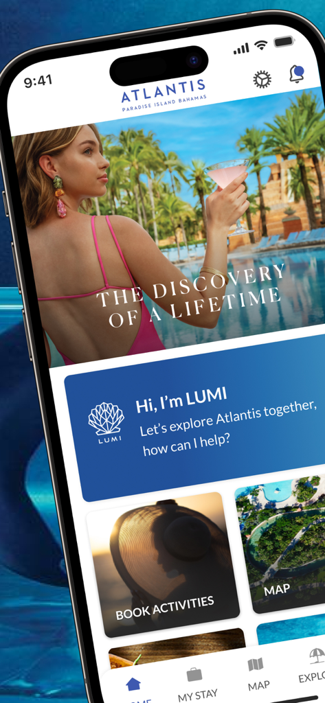 Startbildschirm der mobilen Atlantis Bahamas App mit dem Lumi-Assistenten und Optionen zur Buchung von Aktivitäten oder zur Anzeige der Resort-Karte.