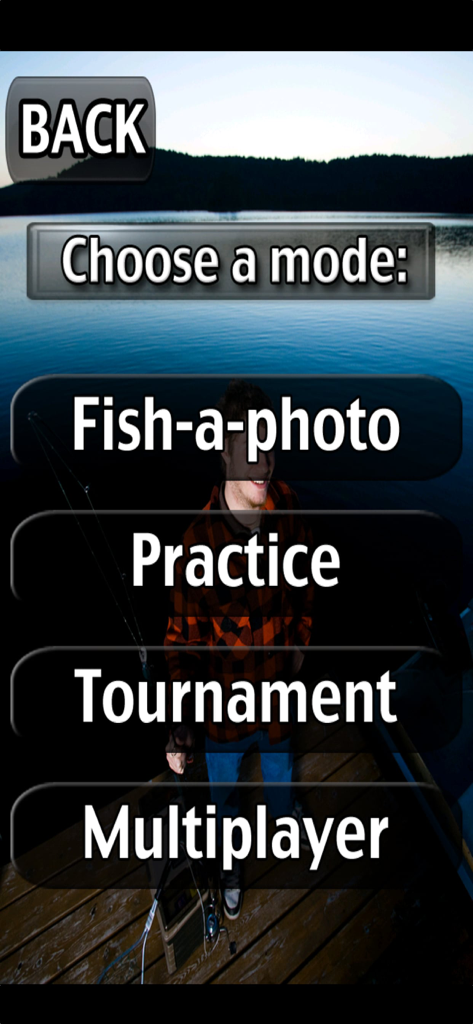 Pantalla del menú principal de i Fishing Lite que muestra modos de juego, incluyendo Práctica, Torneo y Multijugador.