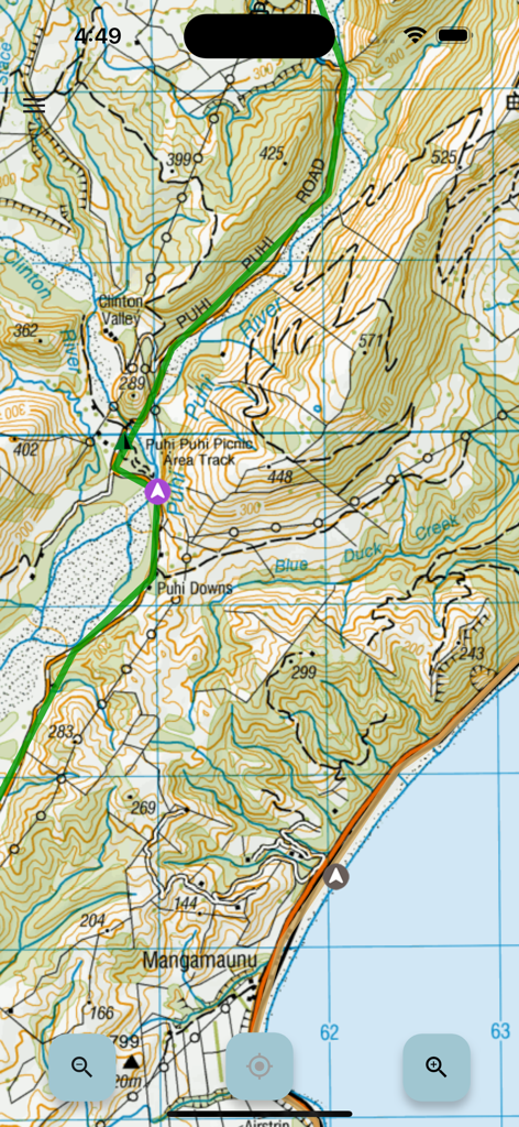 Vista de mapa topográfico en la aplicación Adventure Guide Navigator que muestra rutas todoterreno y detalles del terreno