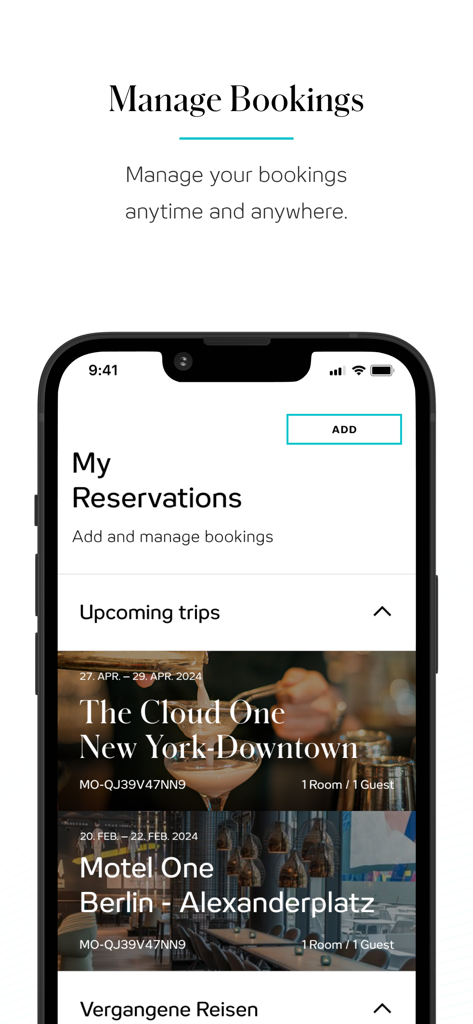 Smartphone-Bildschirm mit Motel One App-Reservierungen für New York und Berlin