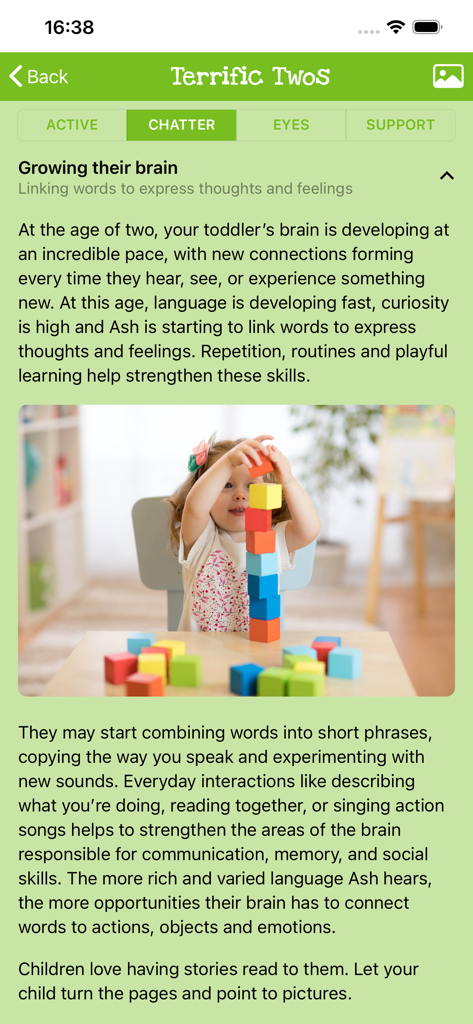 Une capture d'écran de l'application Born to move montrant du contenu éducatif sur le développement du cerveau et les compétences linguistiques pour les enfants de deux ans