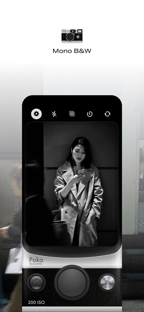 Poka Cam: Disposable Film Cam - Poka Cam interface featuring the Mono B&W vintage film camera effect