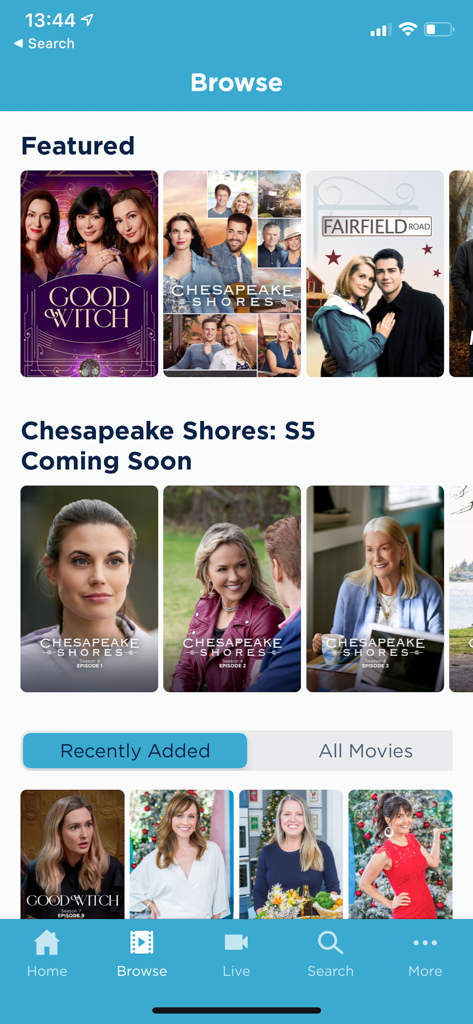 Écran de navigation de l'application Hallmark TV montrant des séries et des films en vedette comme Good Witch et Chesapeake Shores.