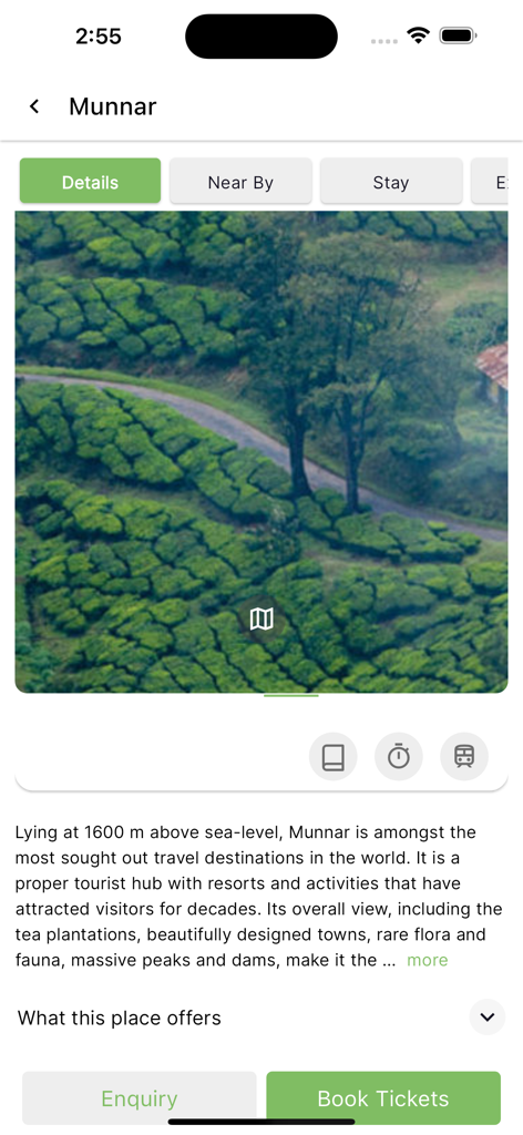 ケララ観光公式アプリのインターフェイスで、ムンナルの詳細、緑豊かな茶畑の画像、予約オプションが表示されます。
