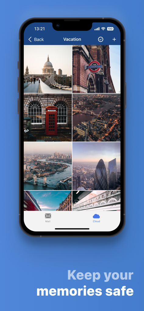 Interface do aplicativo mail.com mostrando uma galeria de fotos de férias armazenadas na nuvem